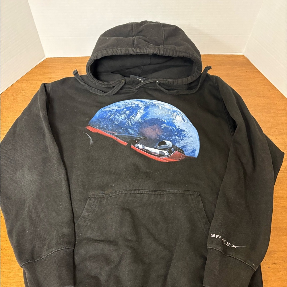 SpaceX Hoodie Tesla Roadster Space Orbiting Earth Falcon Heavy '18 used pre own